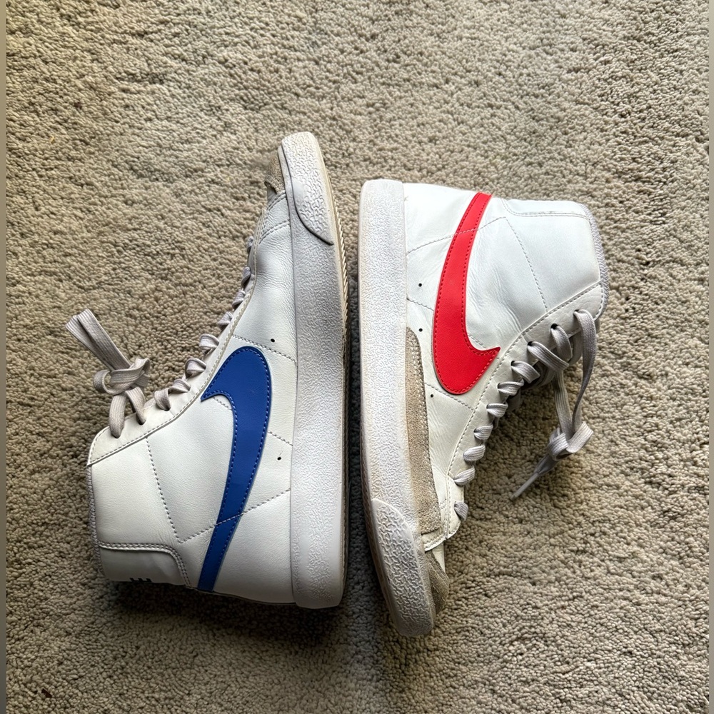 Nike Blazer Mid 77 Vintage mismatched Swoosh